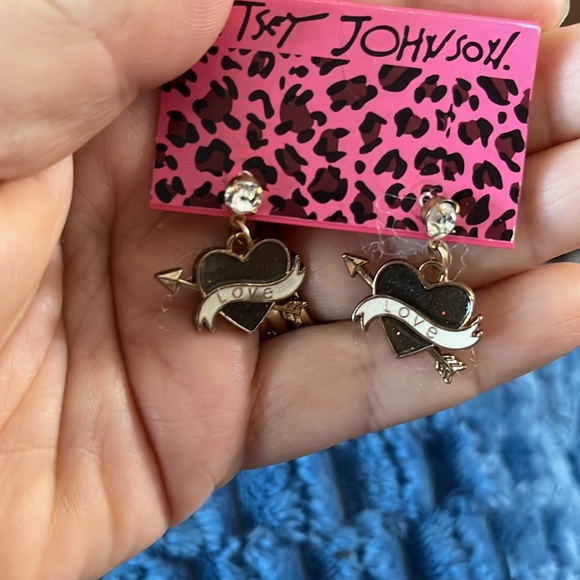 Betsey Johnson earrings - Picture 3 of 3